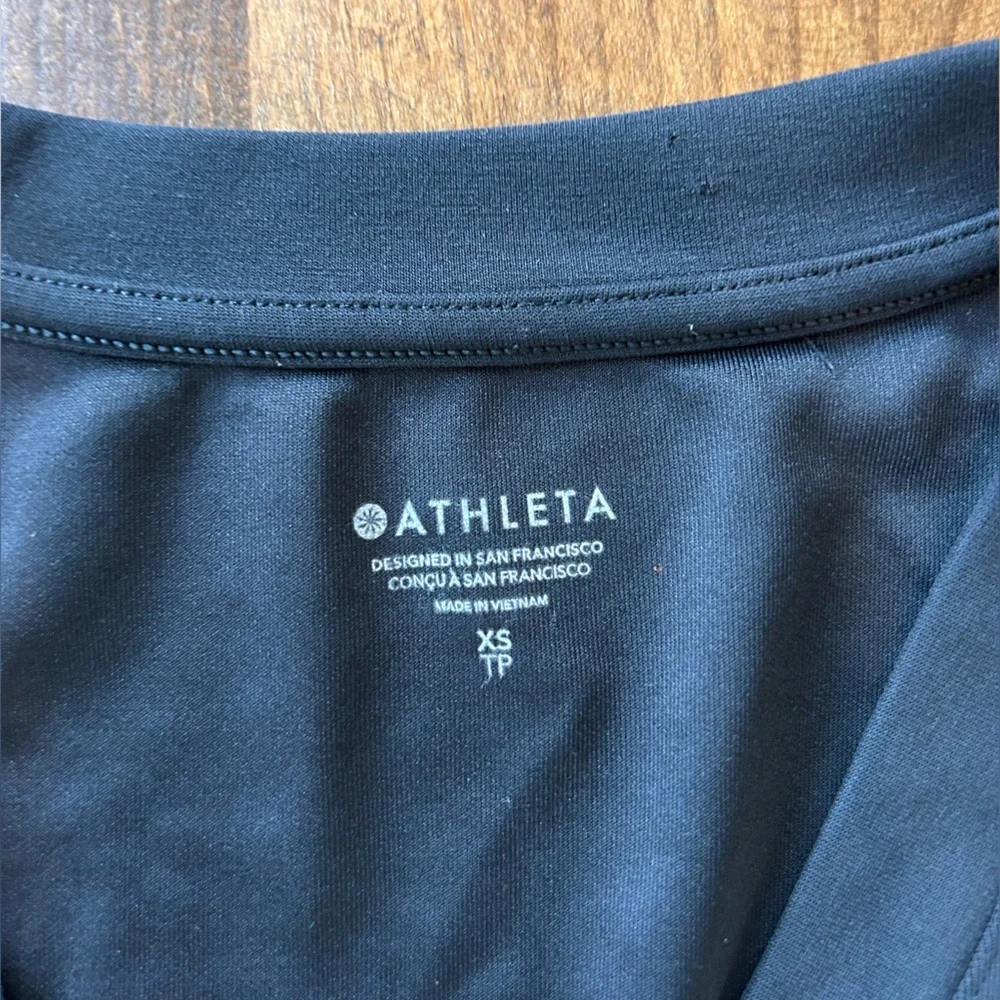 Athleta Women's V-Neck Top - Picture 2 of 3